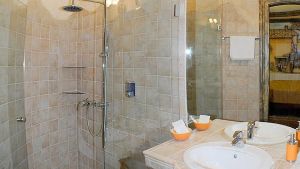 153 - Thematic Superior room - Hotel Villa Classica, Papa